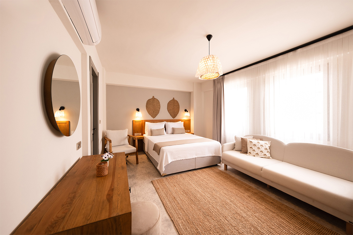 Deluxe Bahçe ve Deniz Manzaralı Oda